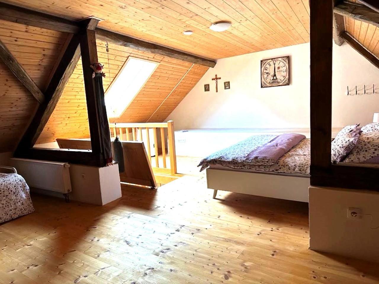 Penzion a hospoda Na statku Hluboká nad Vltavou Exteriér fotografie