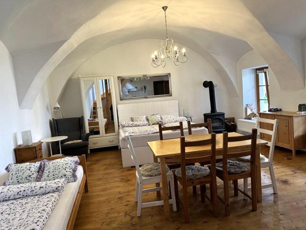 Penzion a hospoda Na statku Hluboká nad Vltavou Exteriér fotografie